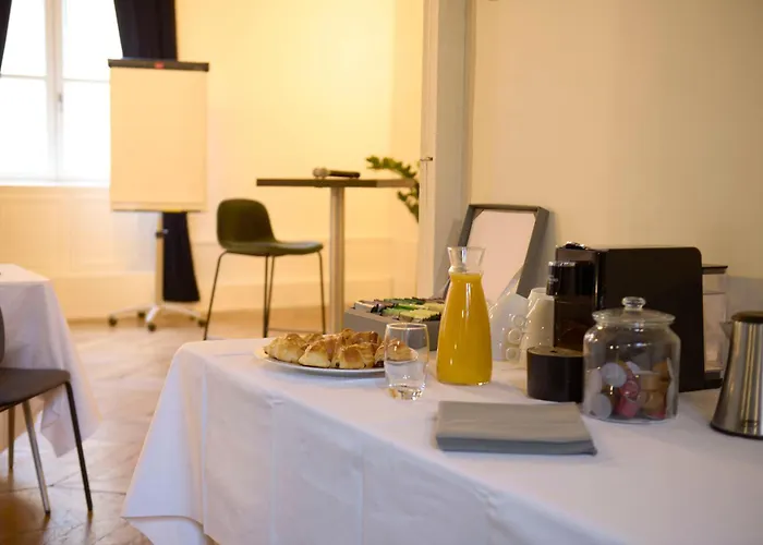 Maison Philippe Le Bon Hotel, Restaurant & Bar Le 19