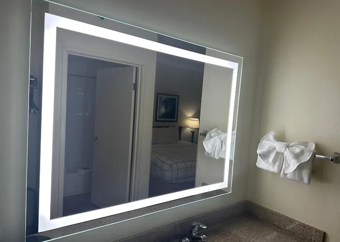 La Quinta Inn & Suites By Wyndham Sawgrass