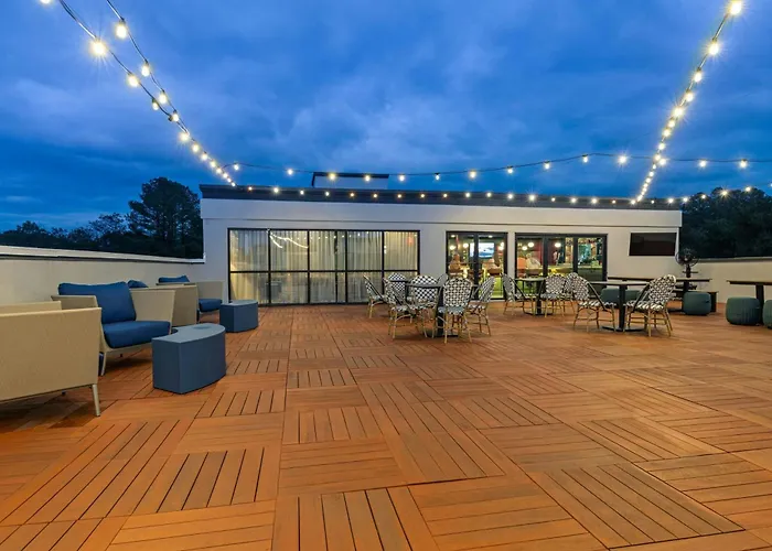 Courtyard By Marriott Oxford Hotel