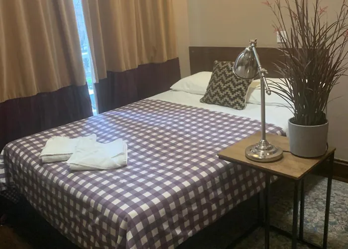 Four Stars Hotel London