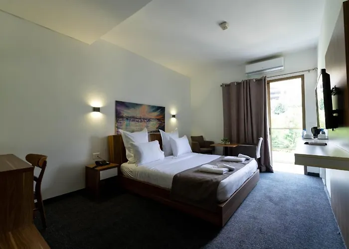 Mateus Hotel & Pool