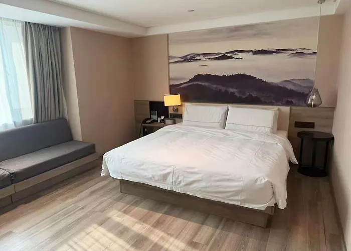 哈尔滨站省博物馆亚朵酒店