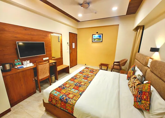 Opulence Inn - 500 Meters From Railway Station