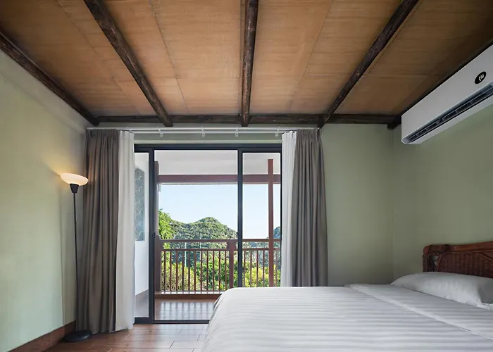 Guilin Qingshanshe Hotel -Free Pick Up Train Station Stay Two Nights