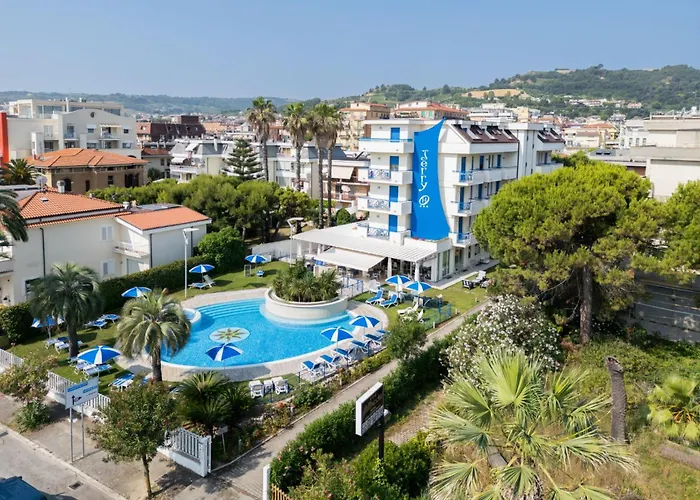 Hotel Jerry - Beachfront & Private Pool