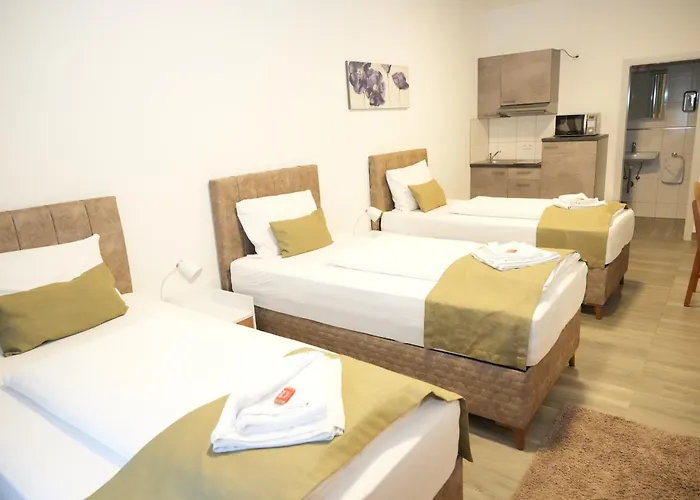 E&B Hotel