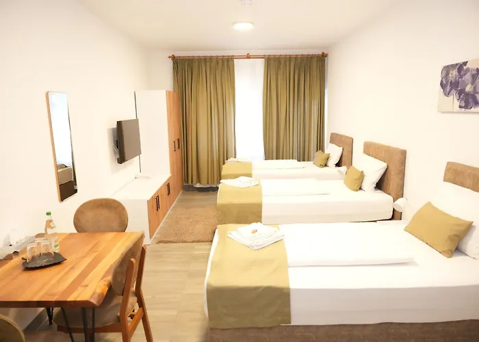 E&B Hotel