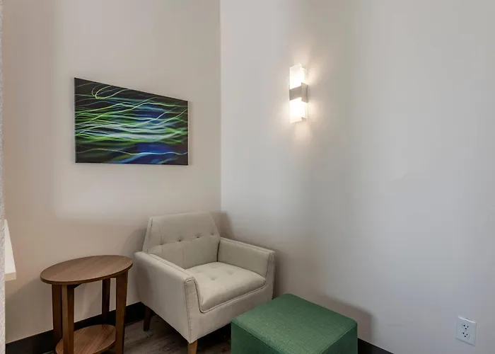 Comfort Suites Colorado Springs East - Medical Center Area
