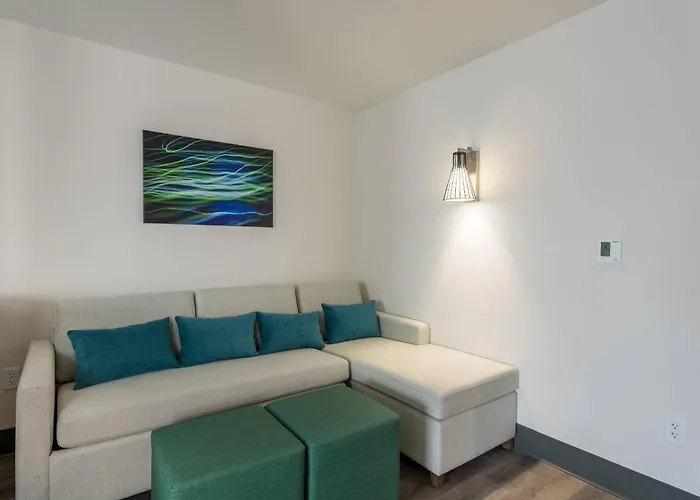 Comfort Suites Colorado Springs East - Medical Center Area