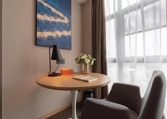 Atour Hotel Zhuhai Tangjiawan University Jinding Plaza
