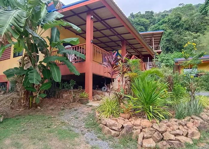 Alisa Bungalows
