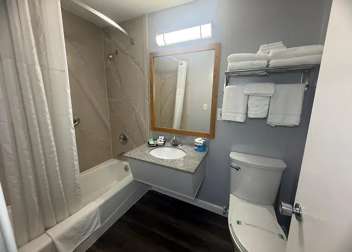 Naval Suites By Fairbridge