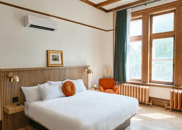 Hotel Chateau Cran Chaud Chicoutimi