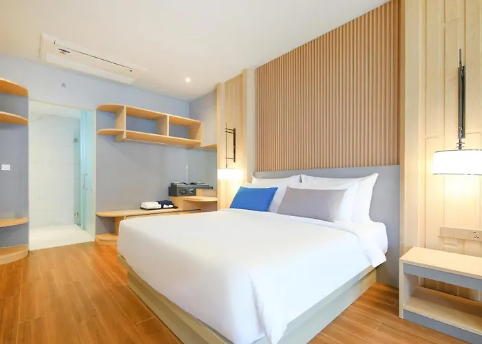 Lalynn Resort & Villas, Phuket - Free Scheduled Shuttle To Bang Tao Beach