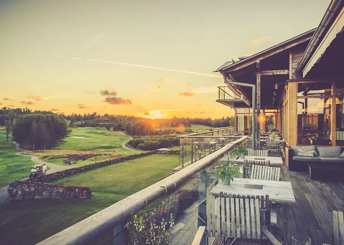 Hills Lodge At Hills Golf And Sports Club