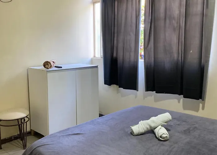 Quarto simples no centro