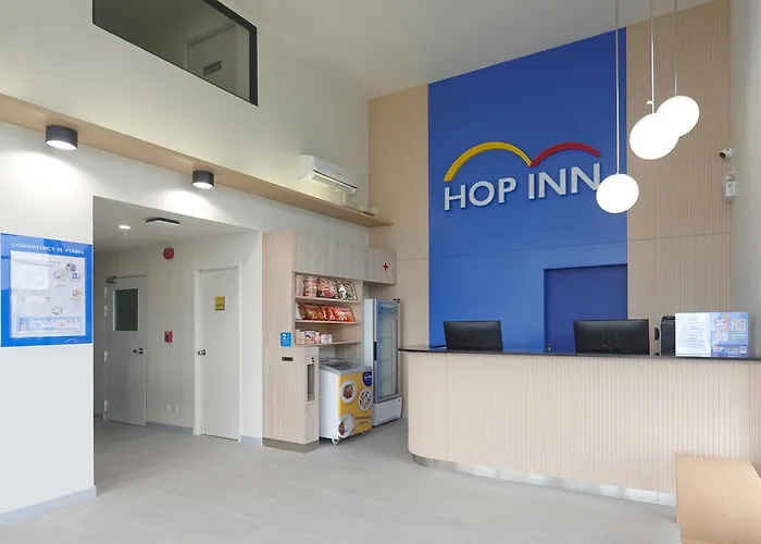 Hop Inn Tak