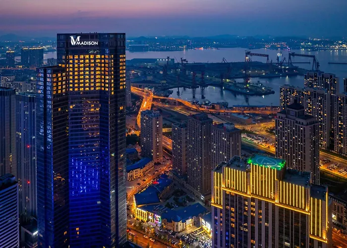Dalian Zhongshan Square Seaview Meilun Hotel
