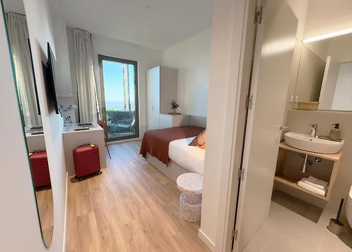 Aparto Diagonal Suites