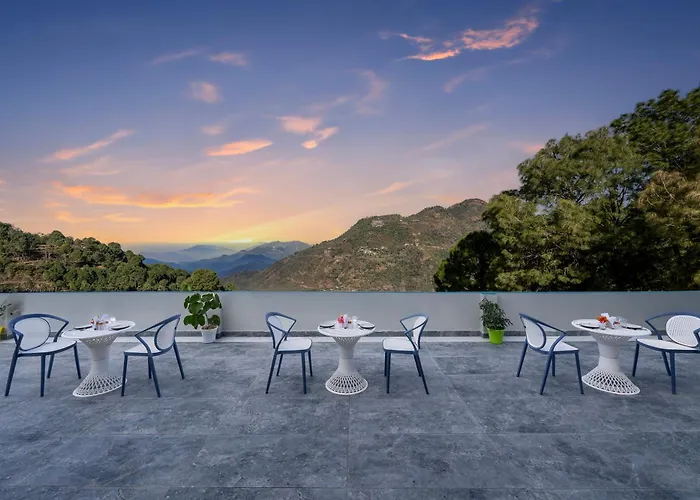 The Snowflake In - Family Groups & Events & Traking - Open Rooftop - Balcony
