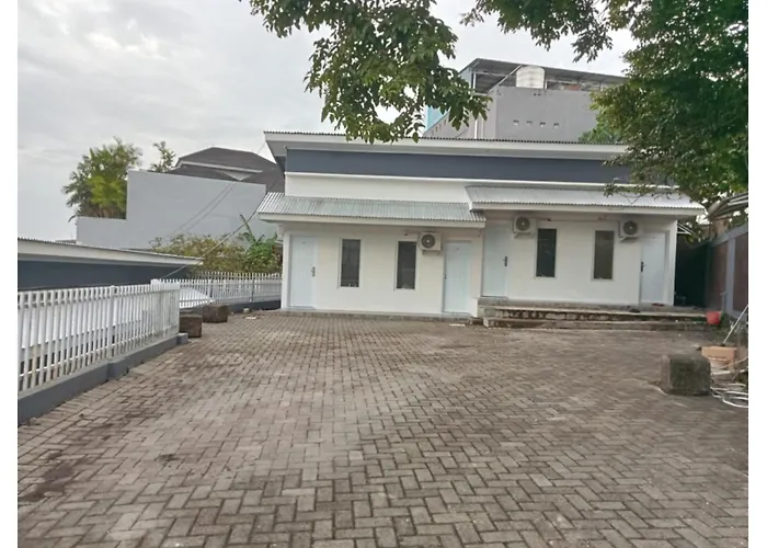 Hotel O 95063 Afifah Syariah Guest House Manado