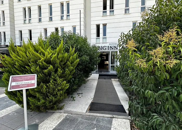 Big Inn Luxury Hotel