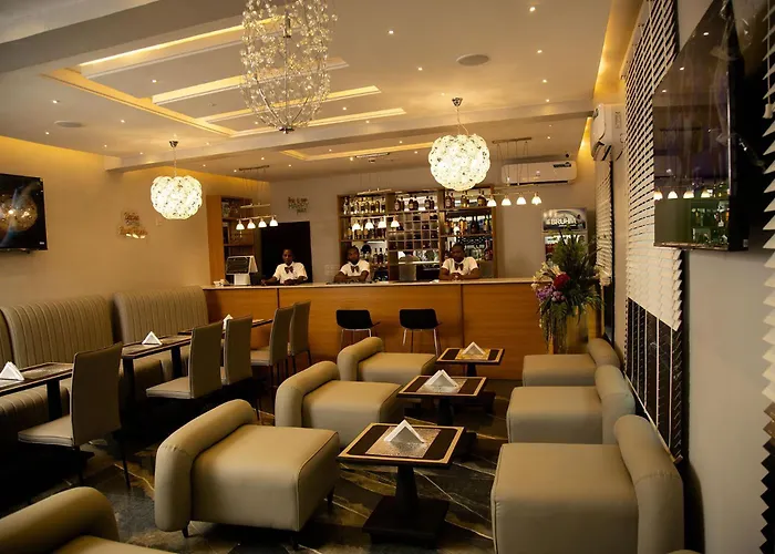 Kaashmeen Hotel & Suite