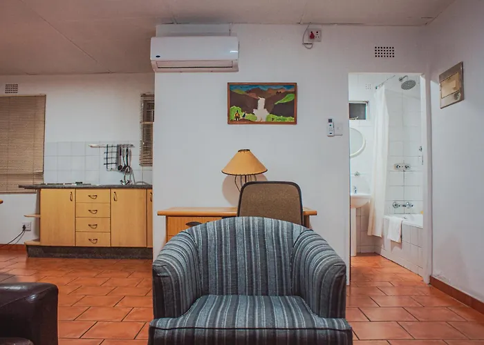 Lancers Inn Hotel