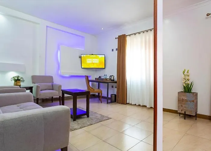 Nokras Silveroak Hotel, Embu