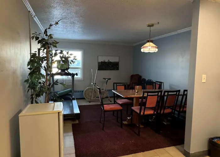Country Road Motor Inn