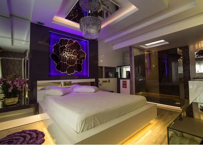 Golden Motel Diária suítes amplas, conforto premium e total privacidade