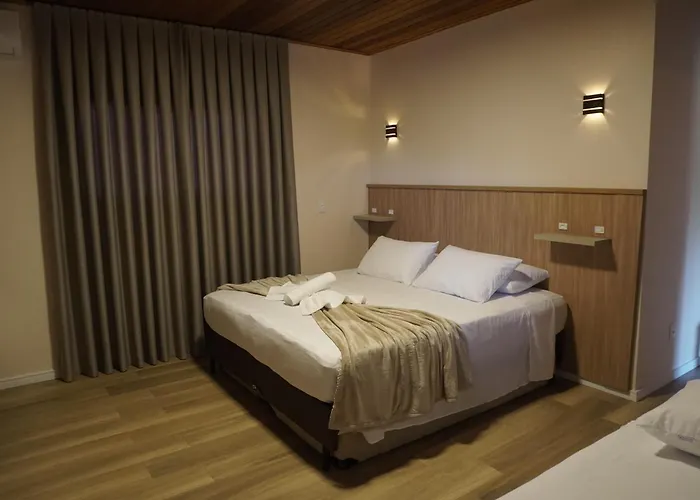 Hotel La Roza E Restaurante Grill