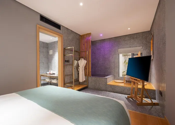 Huazhu Luxury Wuzhen Mushe Shiguang Hot Spring B&B
