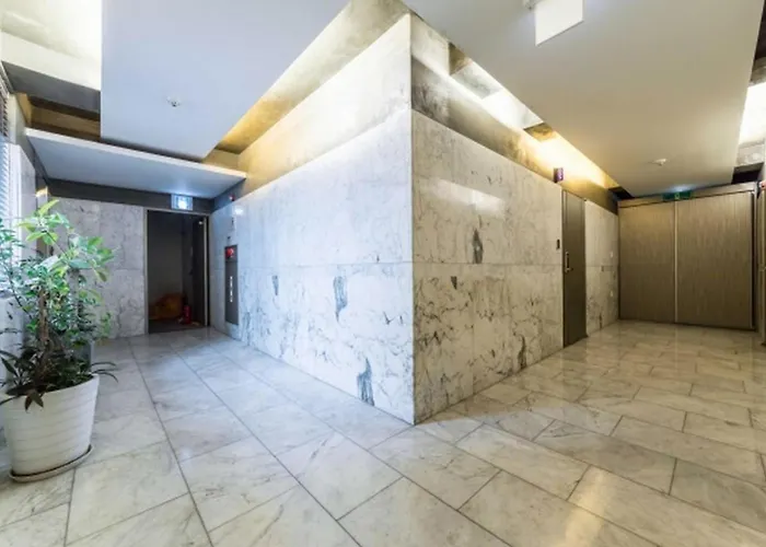R Hotel