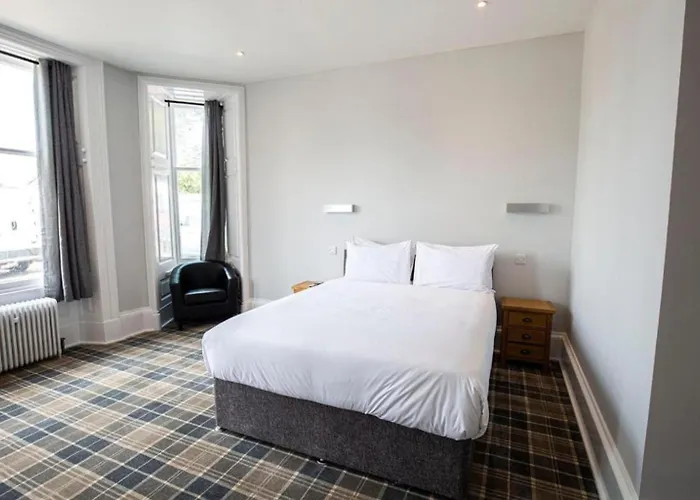 Crown Hotel & Bar