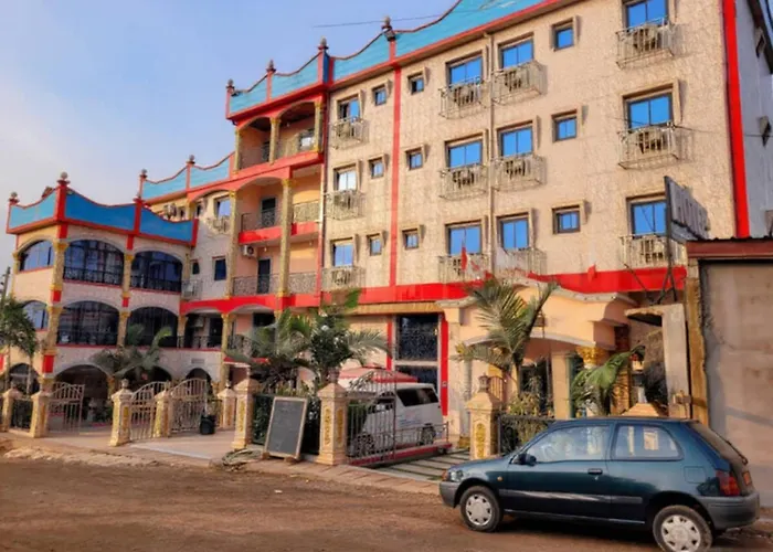 Lynna Hotel