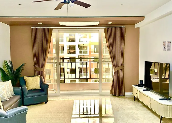 Stay At The Villages Clark 2