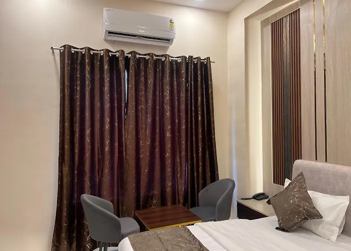 Hotel Highway Retreat