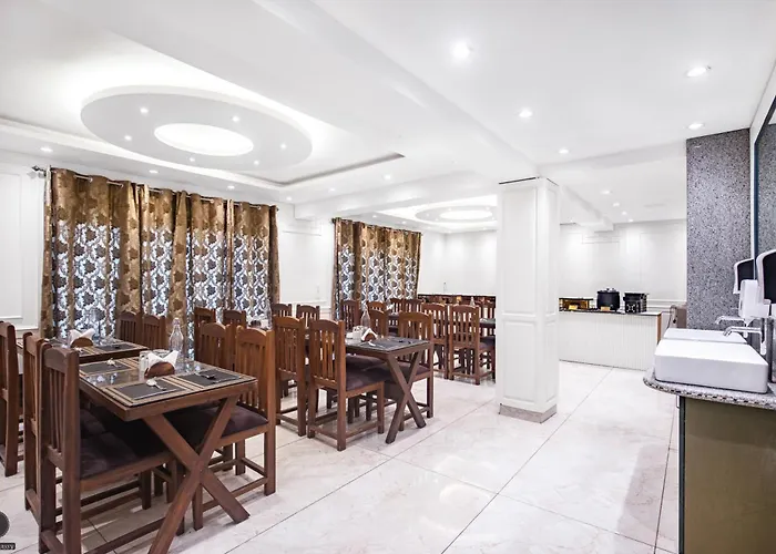 Hotel Classy Castle By Nasmu Stays