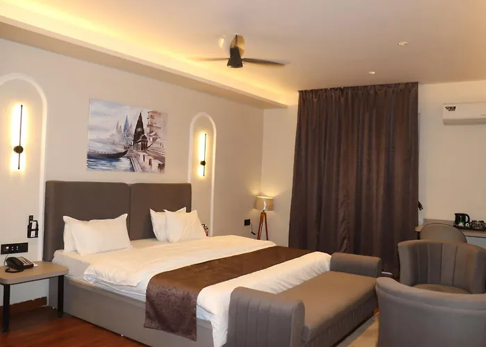 Raajhans A Boutique Stay