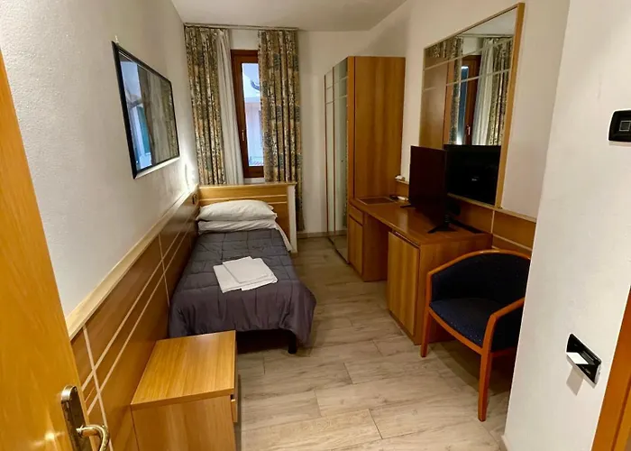 Hotel Oasi Este
