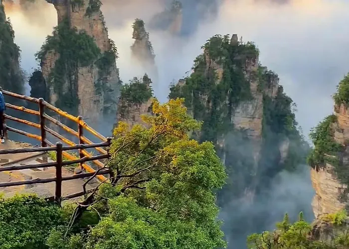 Zhangjiajie Xiangxi Dream Weaver Inn -Tianmen National Forest Park & Avator Mountin, Free Pick-Up & Laundry, Tour & Ticket Service, English Customer Service