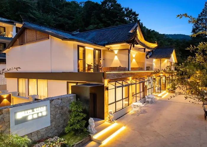 Jade Peak Hot Spring Villa