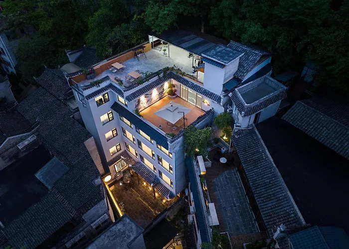 Ink-Colored Homestay Rainbow Bridge Branch, Fenghuang Ancient Town