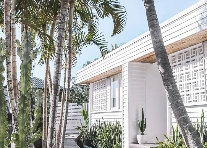Bask & Stow I Luxe Guesthouse