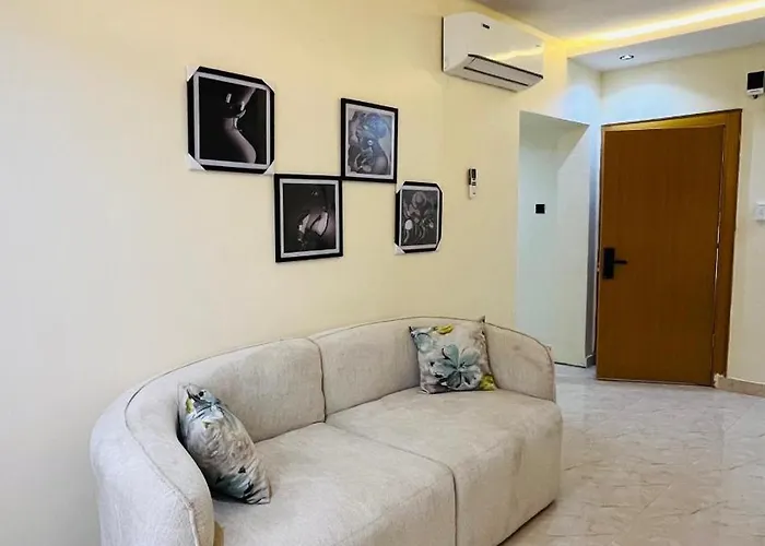 Feliza Hotel And Suites