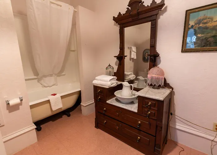 Jackson House Hotel