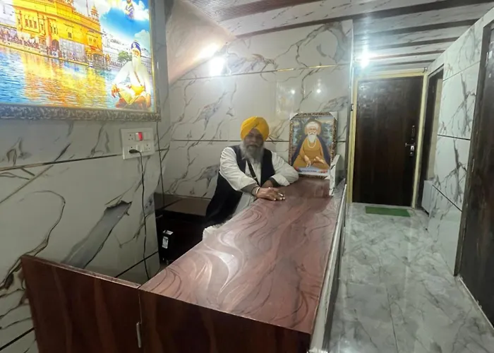 Guru Nanak Devji Yatri Niwas Just 2 Minutes Walk To Golden Temple