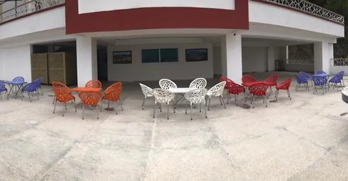 Stay Near Earthquake Memorial Bridge & Red Fort,Room 212