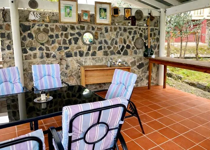 Dennis' Hideaway